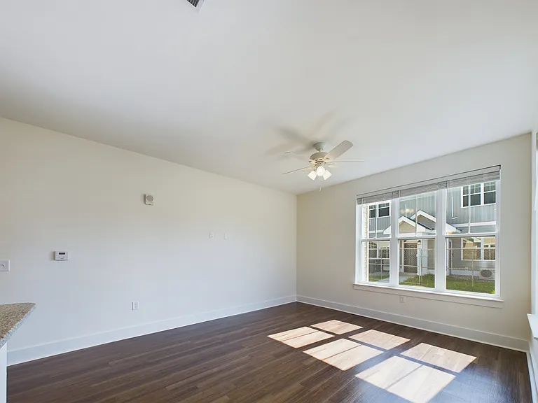 Hickory Cottages Apartment Homes — Photo 52