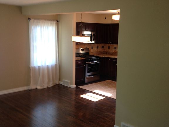 3rd image of 309 Glen Park Dr