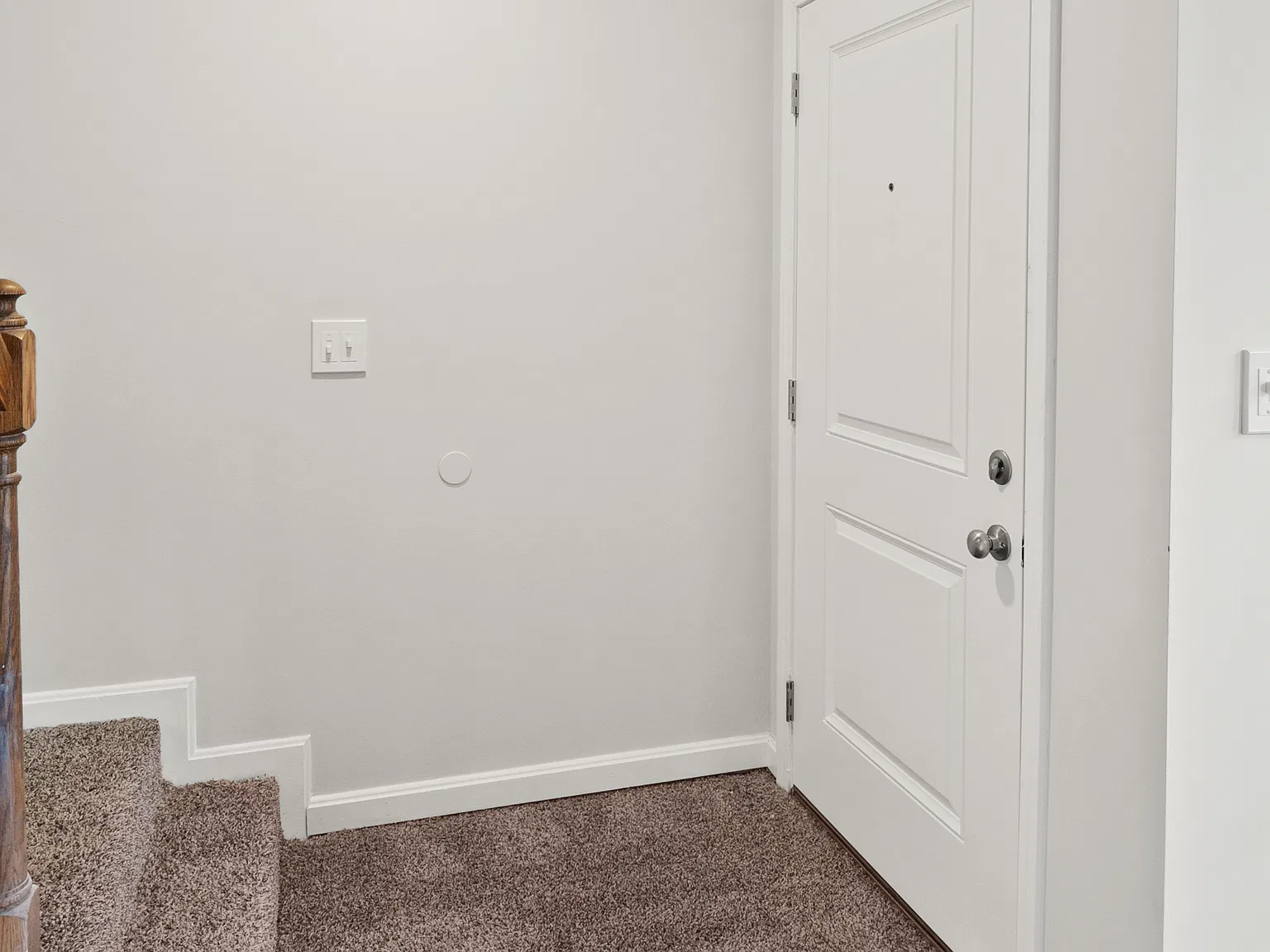 2 bed, 1.5 bath, 985 sqft, $1,199 — Photo 2
