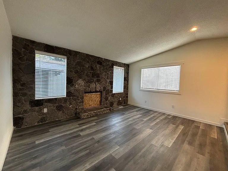 10826 E Burnside St #10826 — Photo 10