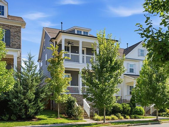 2nd image of 415 Dewar Dr