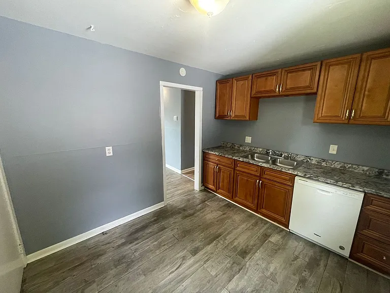 4610-4612 W Eggert Place - Duplex (Ace Property) — Photo 9
