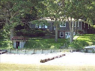 3rd image of 955 N Parish Dr