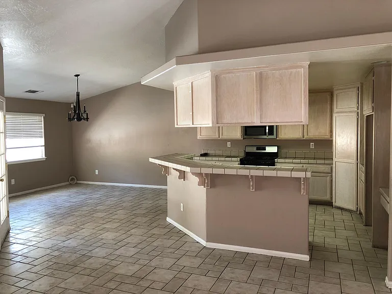 18162 Country Glen Dr — Photo 4
