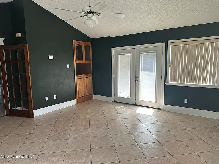 4215 Ingalls Ave — Photo 11