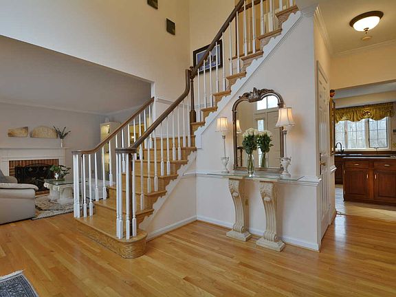 3rd image of 6824 Brimstone Ln