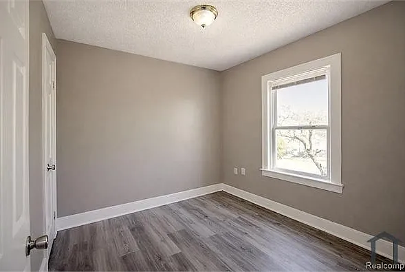 4 bed, $1,700 — Photo 3