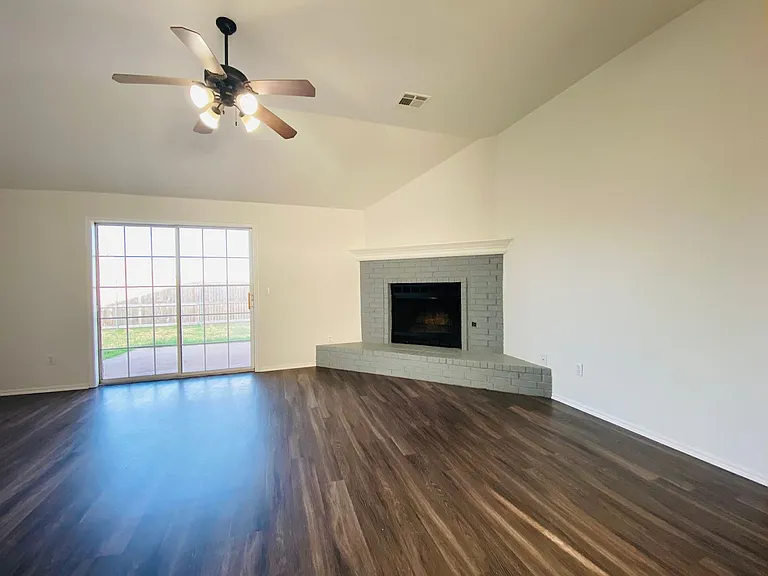 407 S Pointe Ln — Photo 11