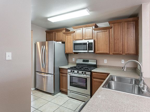 3rd image of 6272 Parakeet Ct
