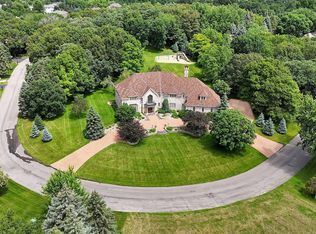 2240 Chelmsford Ln, Saint Cloud, MN 56301