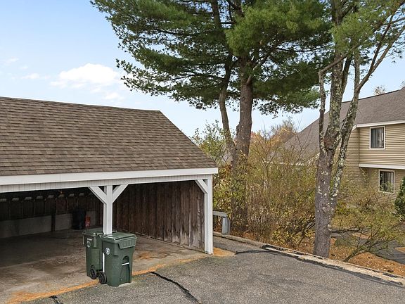 5th image of 69 Bayberry Lane