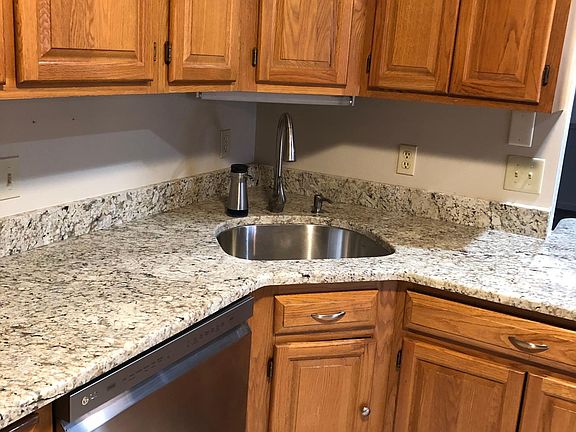 2nd image of 2384 Meadow Ct