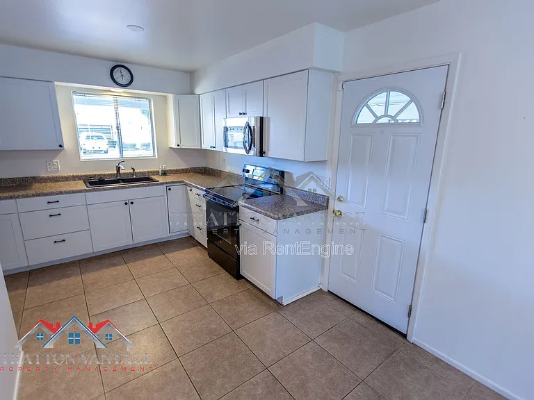 5706 E Des Moines St — Photo 10