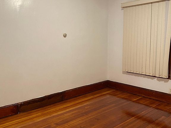 5th image of 39 Glenwood Ave