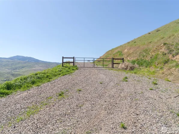 519 Diede Hills Lane, Wenatchee, WA 98801