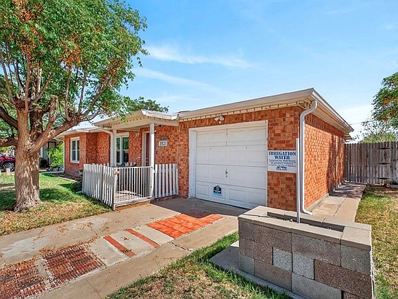 3rd image of 3921 Monty Dr