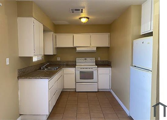2nd image of 2812 Marlin Ave APT A