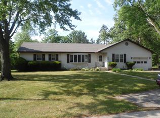 825 21st St SW, Demotte, IN 46310