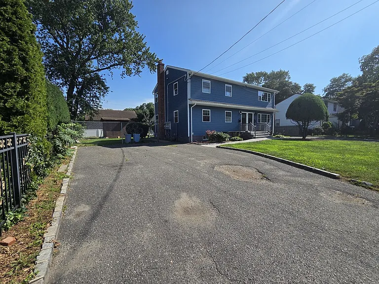 63 E 6th St #2 — Photo 20