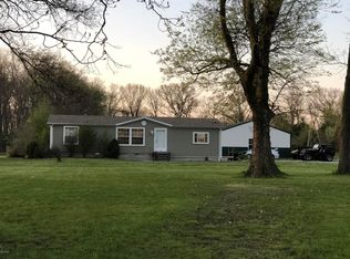 11243 E Idlewood Rd, Mount Vernon, IL 62864