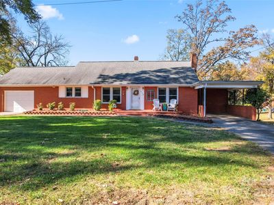 215 E 2nd St, Oakboro, NC, 28129