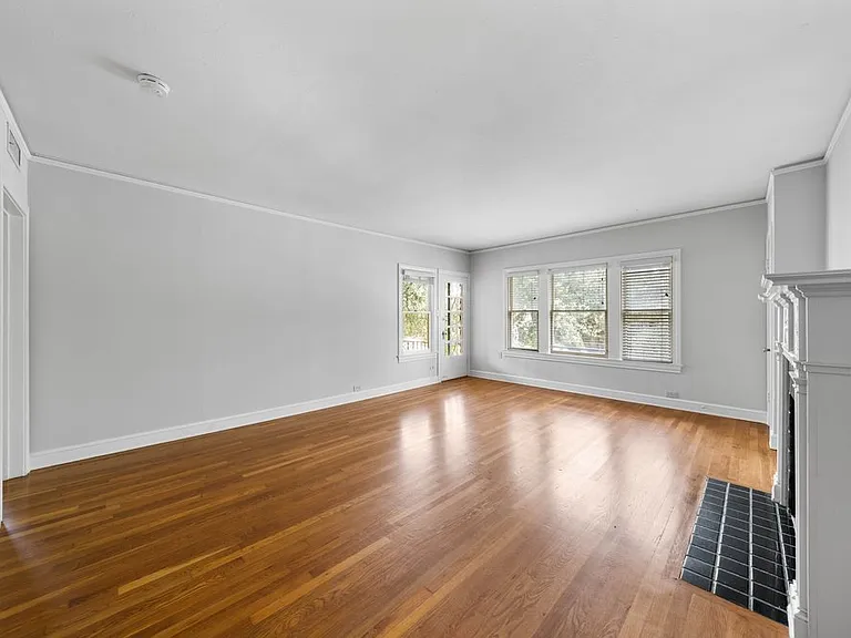 109 W Norwood Ct #1 — Photo 6