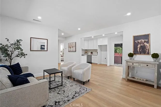 856 Newton St #856 — Photo 4
