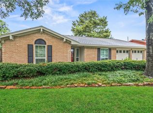 6918 Pine Grove Dr, Houston, TX 77092