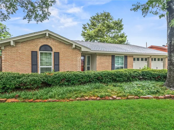 6918 Pine Grove Dr, Houston, TX 77092