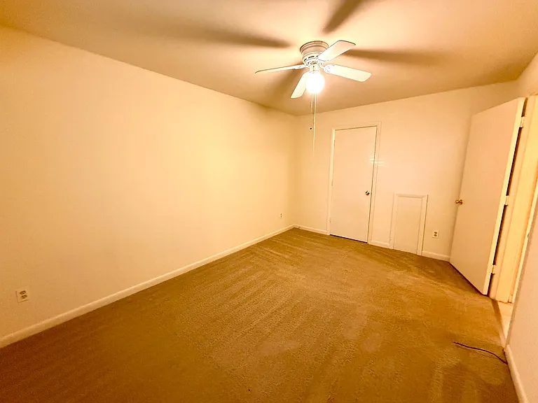 207 Wharton St SE — Photo 13