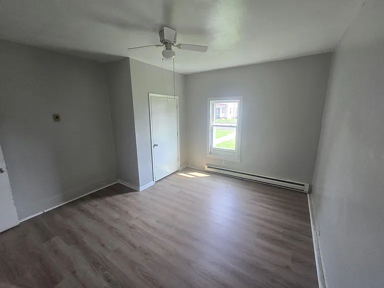 1413 Loudon Ave NW — Photo 6
