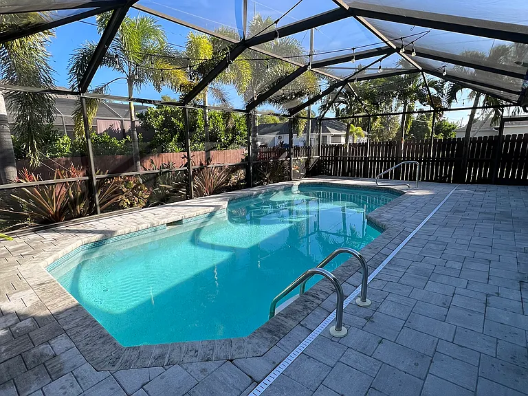 8365 Bahamas Rd — Photo 30