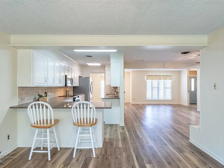 3317 Santa Monica Dr — Photo 16
