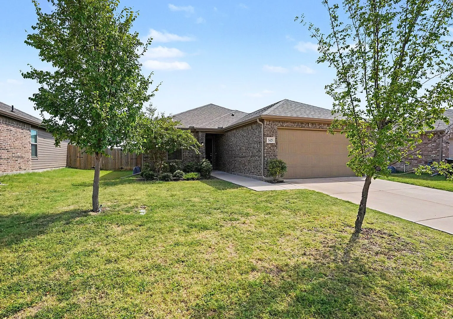 Welcome to 1425 Waverley Dr in Greenville! This inviting home offers comfortable living with a fu... — Photo 1
