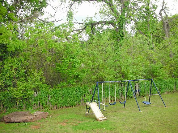 Huge Play Yard