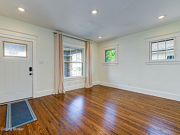 5th image of 728 N Barbee Way