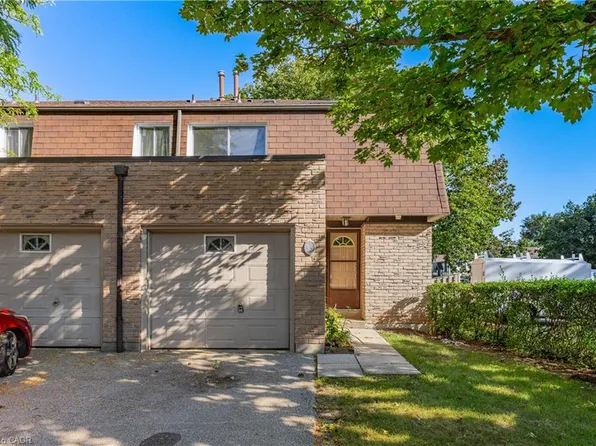 660 Oxford Rd #35, Burlington, ON L7N 3M1