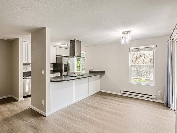 2nd image of 19851 25th Ave NE #223