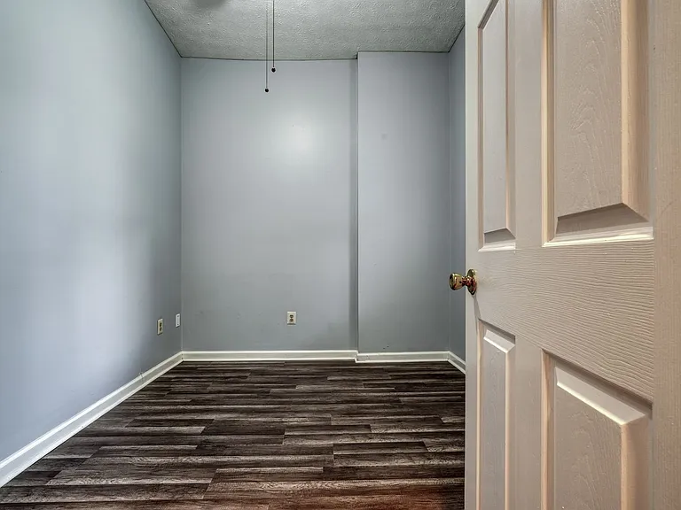 1601 S Hanover St — Photo 12