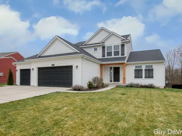 3097 Deer Haven Dr, Jenison, MI 49428