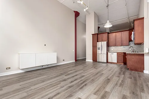 720 16th St #207 Photo 1