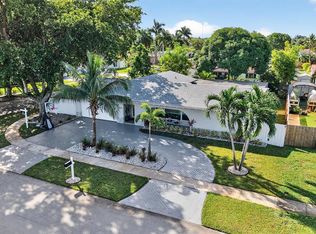 8800 NW 5th St, Pembroke Pines, FL 33024