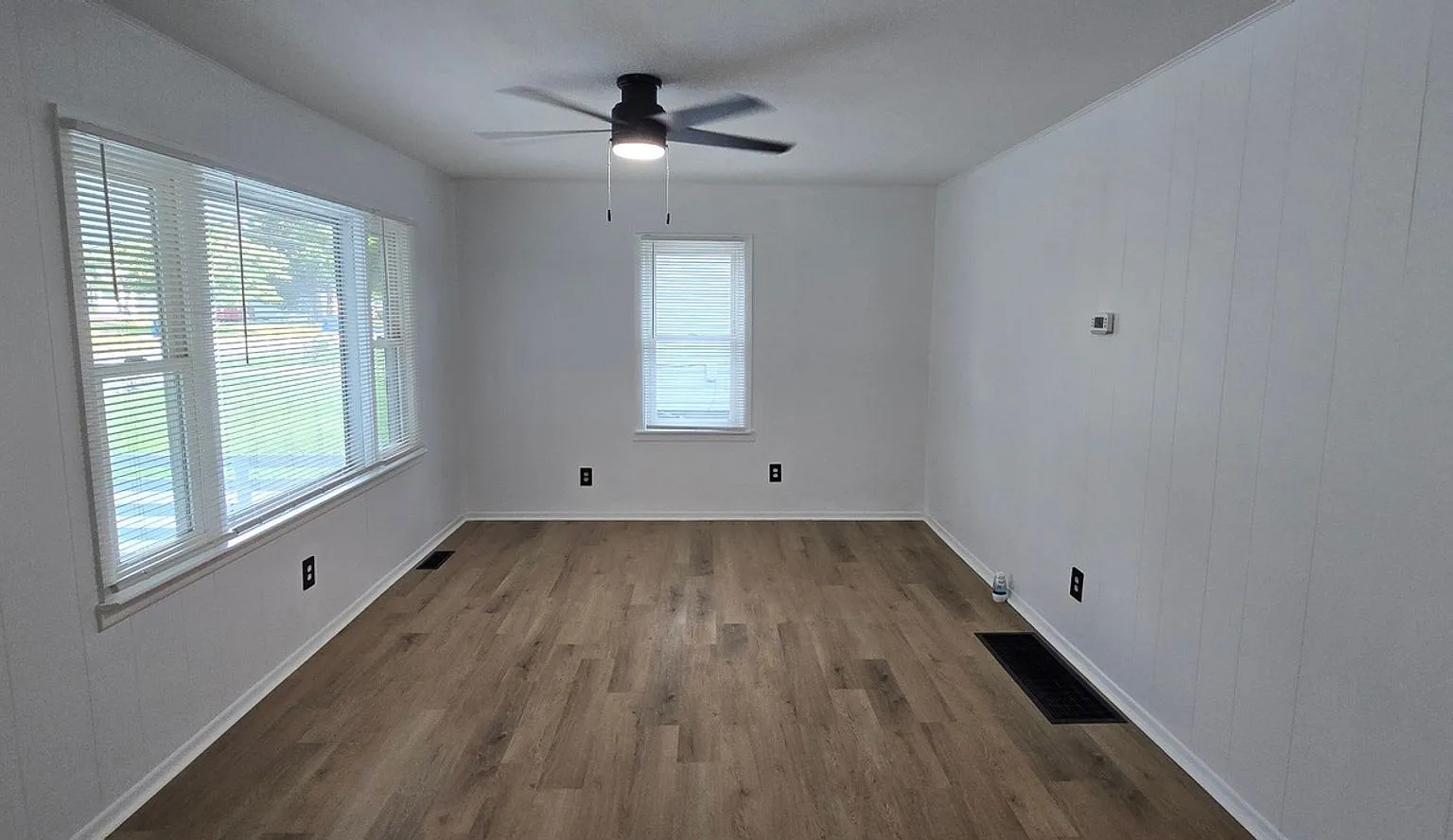 Beautifully Renovated 3-Bedroom, 2-Bath Louisville Home — Photo 4