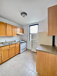 Rented by Zikos Realty Services