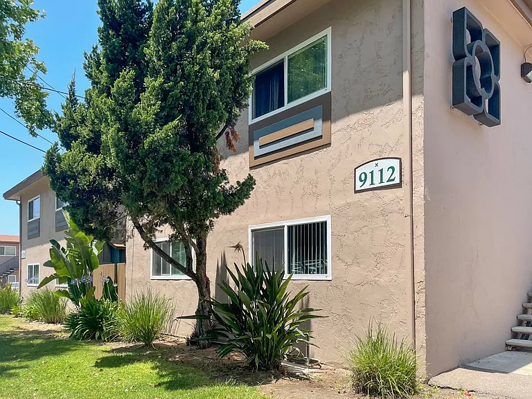 Park Grossmont — Photo 10
