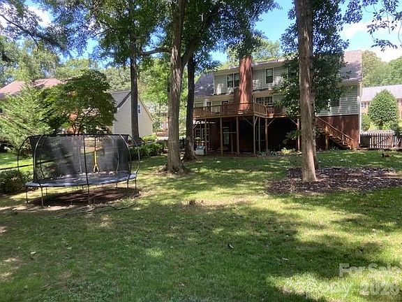 2nd image of 6632 Summer Darby Ln