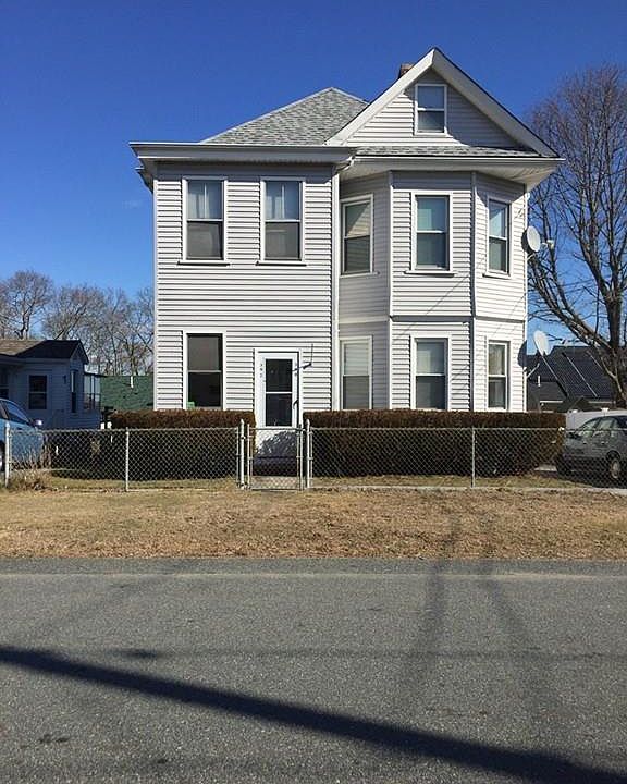 2nd image of 390-392 Hawes St