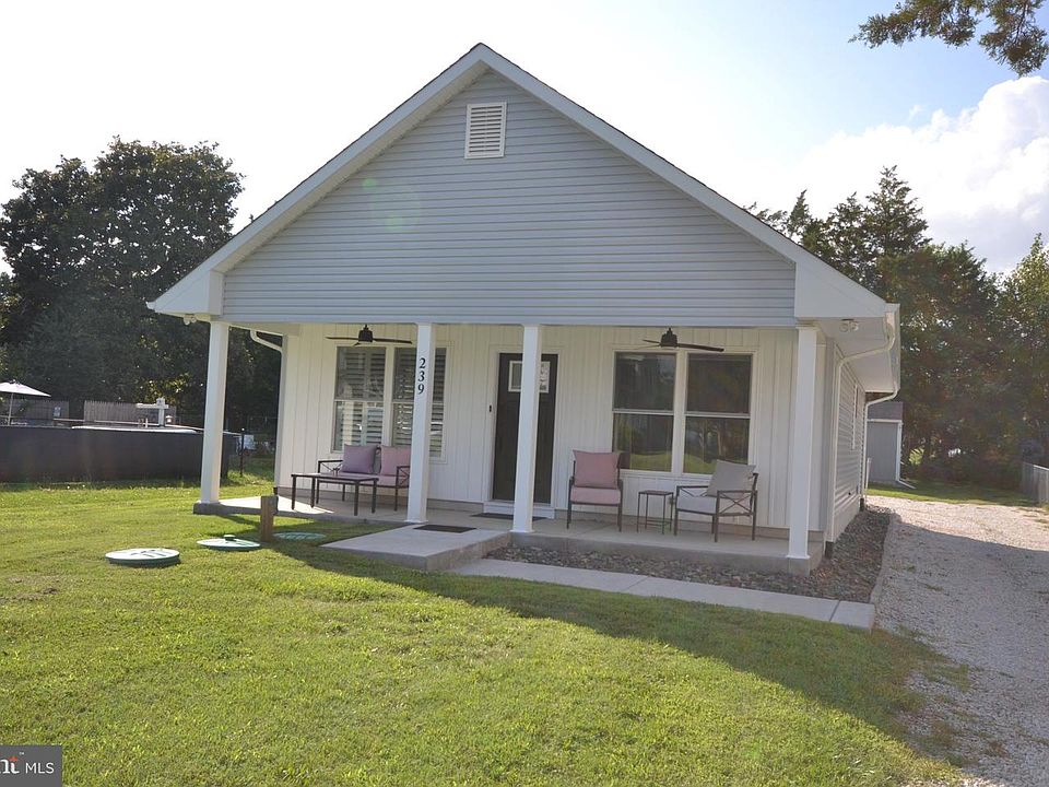 1st image of 239 Broad St