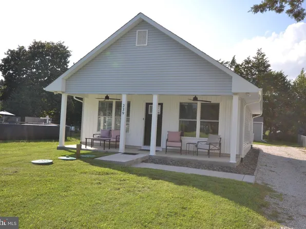 239 Broad St, Elmer, NJ 08318