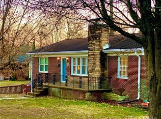 1304 12th Ave NE, Hickory, NC 28601